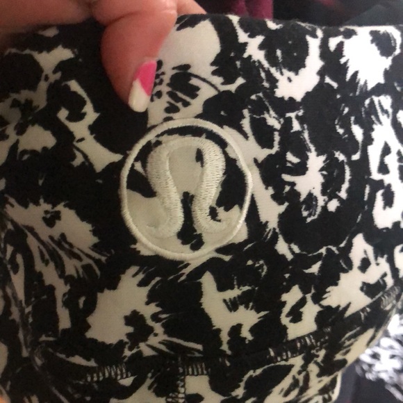 Lululemon zip up like new! - Picture 10 of 10